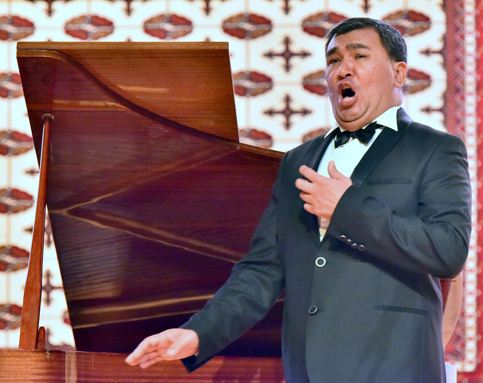 Konserwatoriýanyň Uly zalynda uruş ýyllarynyň aýdymlary ýaňlandy