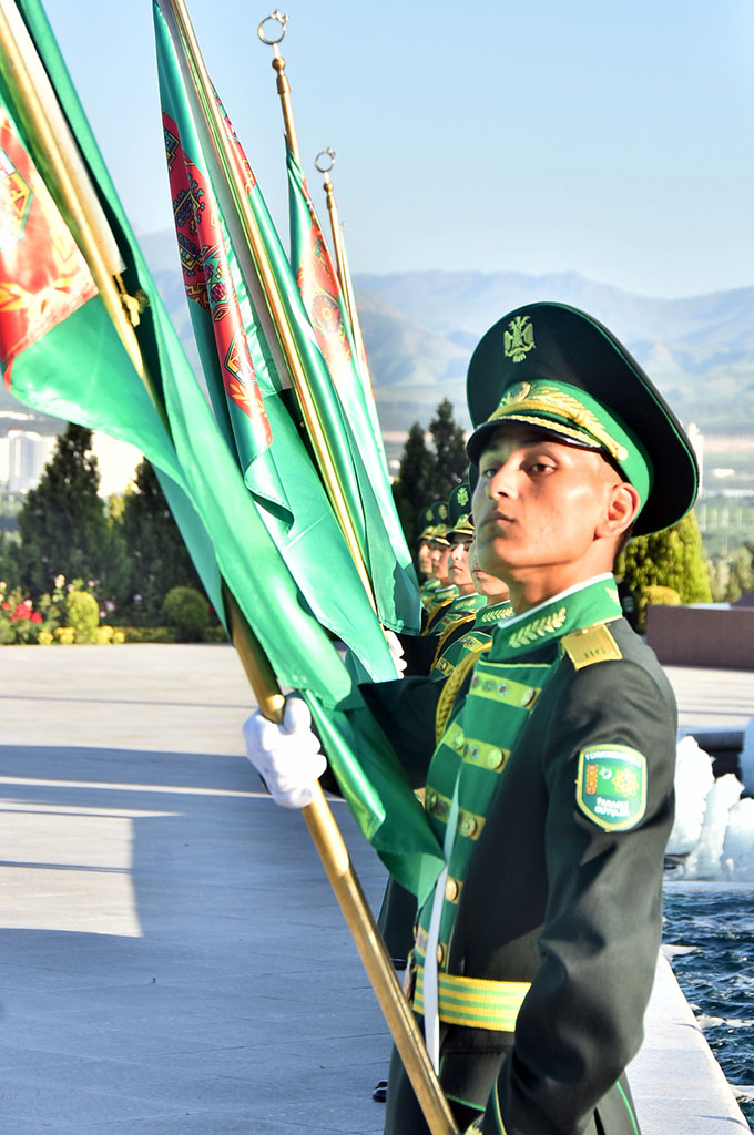 В Мемориальном комплексе «Народная память» состоялась церемония возложения цветов