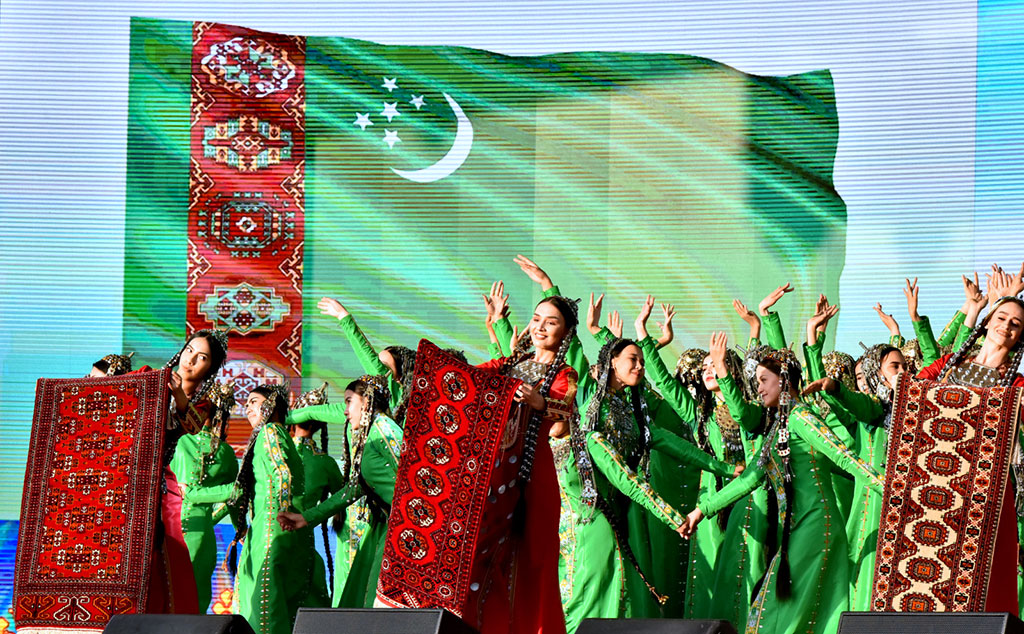 Bitarap Watanymyz Türkmenistanyň şanyna baýramçylyk konserti