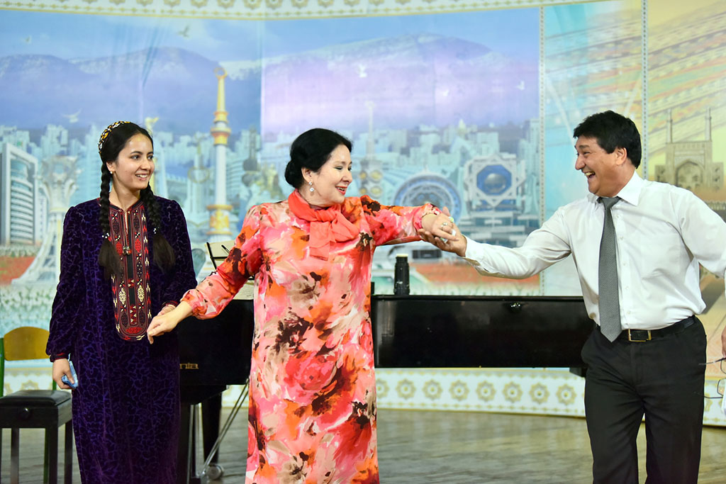 Связующая нить фортепианного мастерства: концерт выпускницы консерватории 