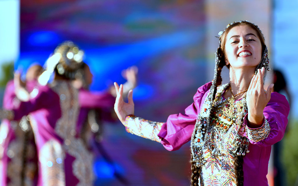 Türkmenistanyň mekdeplerinde «Soňky jaň» dabaralary geçirildi 