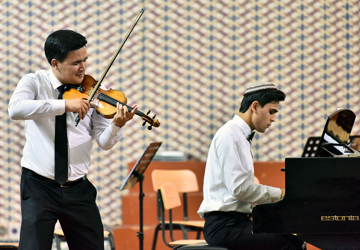 Pianinoçy Kadyr Dolyýew: zehinli halypanyň zehinli şägirdi