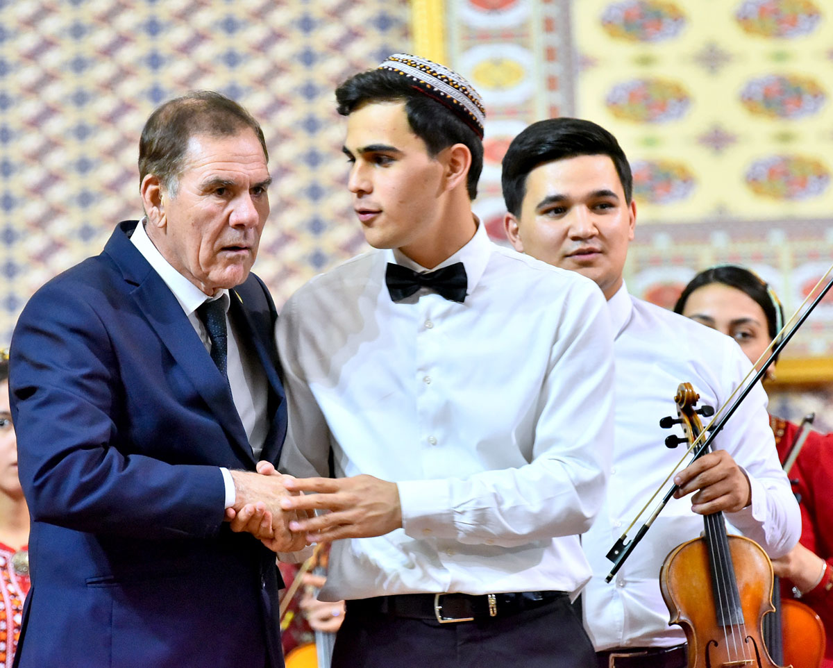 Pianinoçy Kadyr Dolyýew: zehinli halypanyň zehinli şägirdi