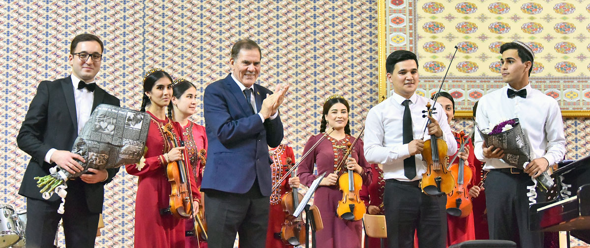 Pianinoçy Kadyr Dolyýew: zehinli halypanyň zehinli şägirdi