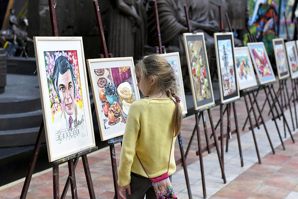 Ýewgeniý Mihelsonyň döredijilik dünýäsi: türkmen multipikasiýasynyň ägirdiniň ýubileýine