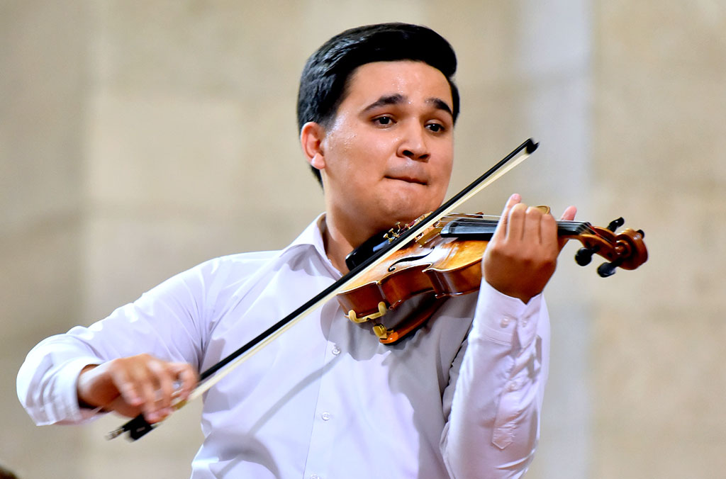 Kirişli saz gurallary orkestriniň zehinli sazandalary: güýçli ussatlar we ideýalar