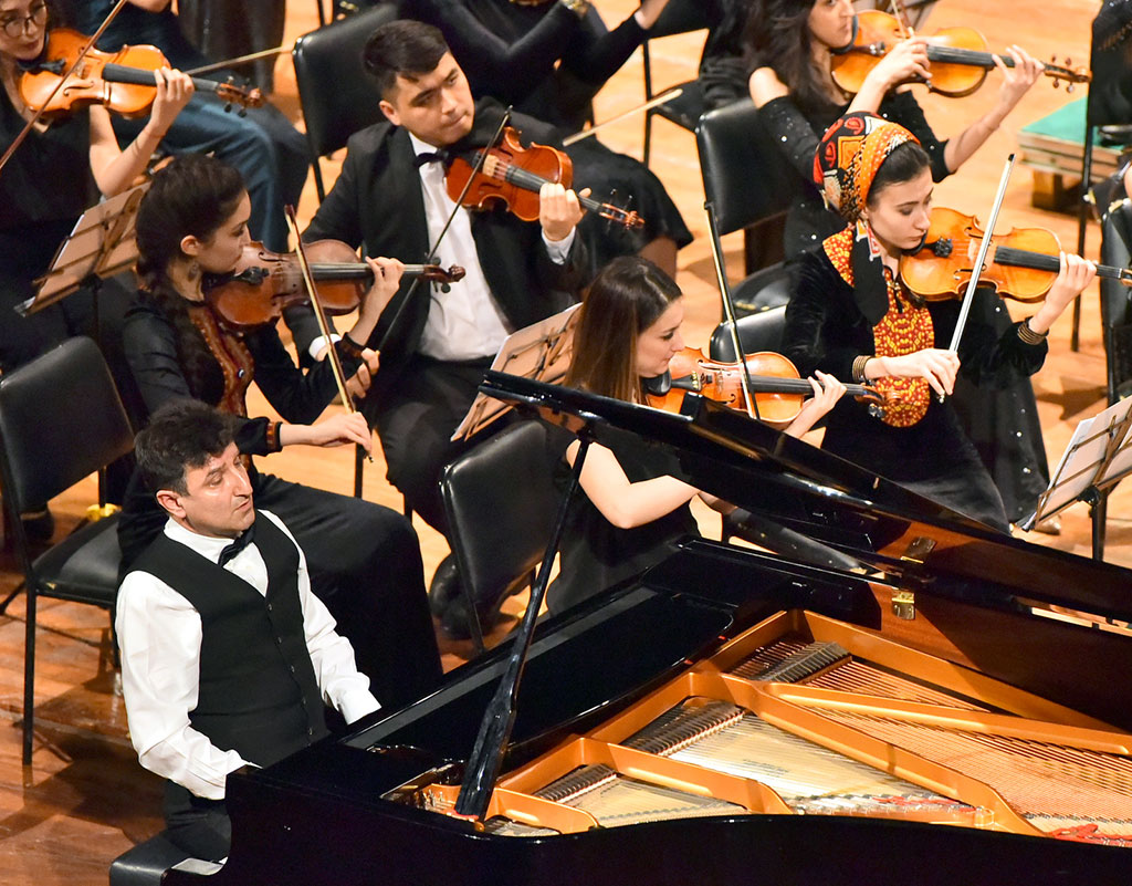 Как звучит коллективный талант: Расул Клычев - о творчестве и не только  