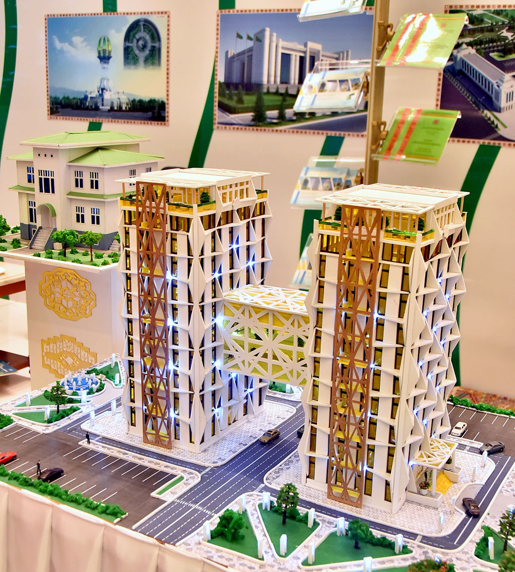 Construction sphere: Vectors of changes 