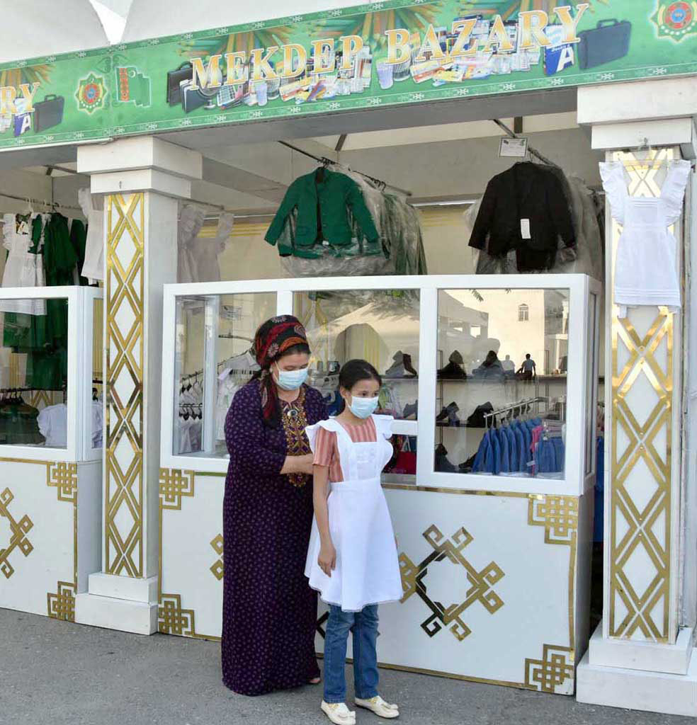 Mekdep bazarlary işläp başlady