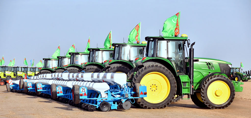 Ýurdumyzyň sebitlerini we oba hojalygyny ösdürmegiň wezipeleri ara alnyp maslahatlaşyldy