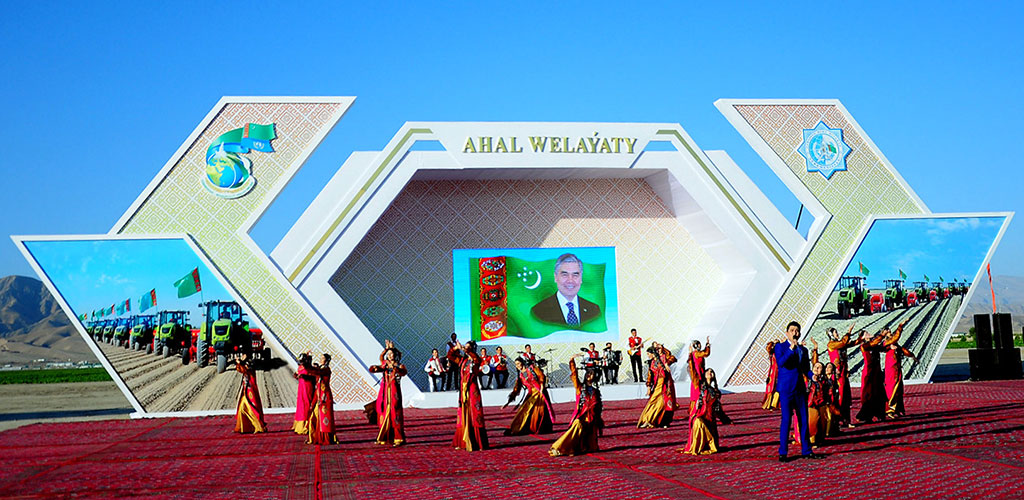 Türkmenistanda güýzlük bugdaý ekişine badalga berildi