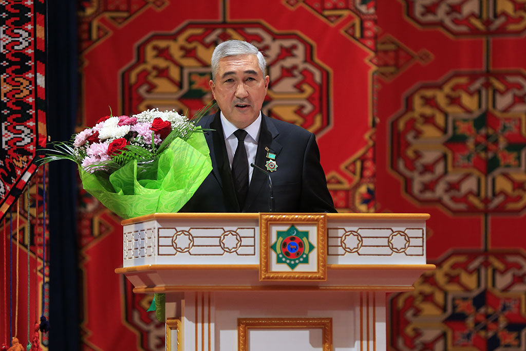 Ýurdumyzyň we jemgyýetimiziň ösüşine goşant üçin Watan sylaglary