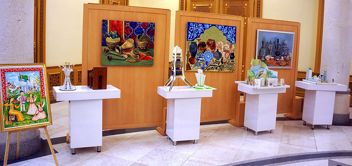 Ýaşajyk nakgaşlaryň baýramçylyga bagyşlanan işleriniň sergisi