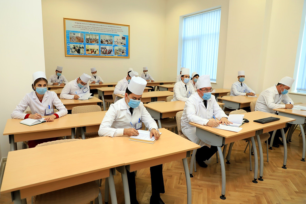 Грузинские учёные прочли онлайн-лекции студентам туркменских вузов