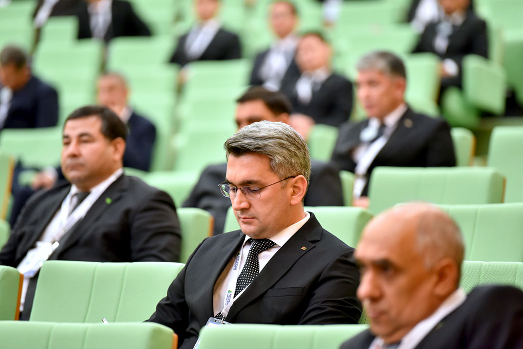 Leading players of oil and gas industry discuss vectors of development of Turkmen and global fuel and energy complex 