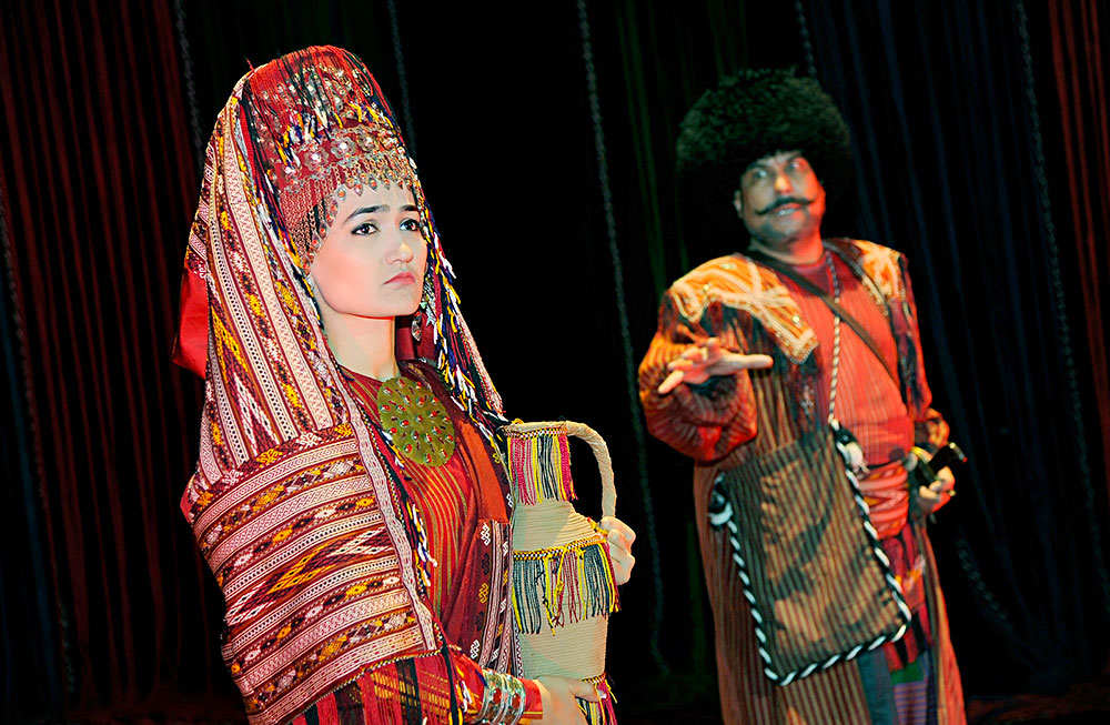 Dilşat Meläýewa:  sahna sungatynda adygan artist