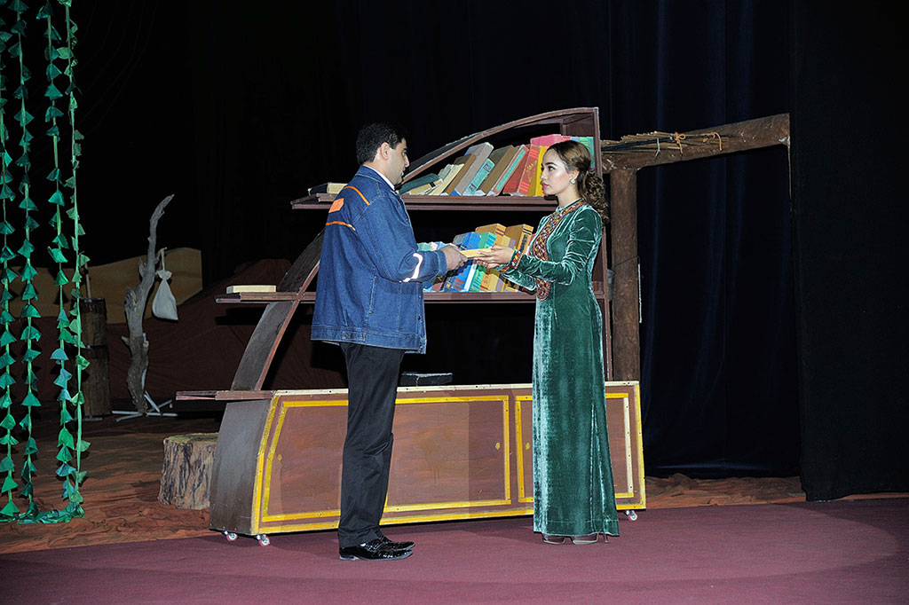 Главный драматический театр: цепочка везения Шемшат Касымовой