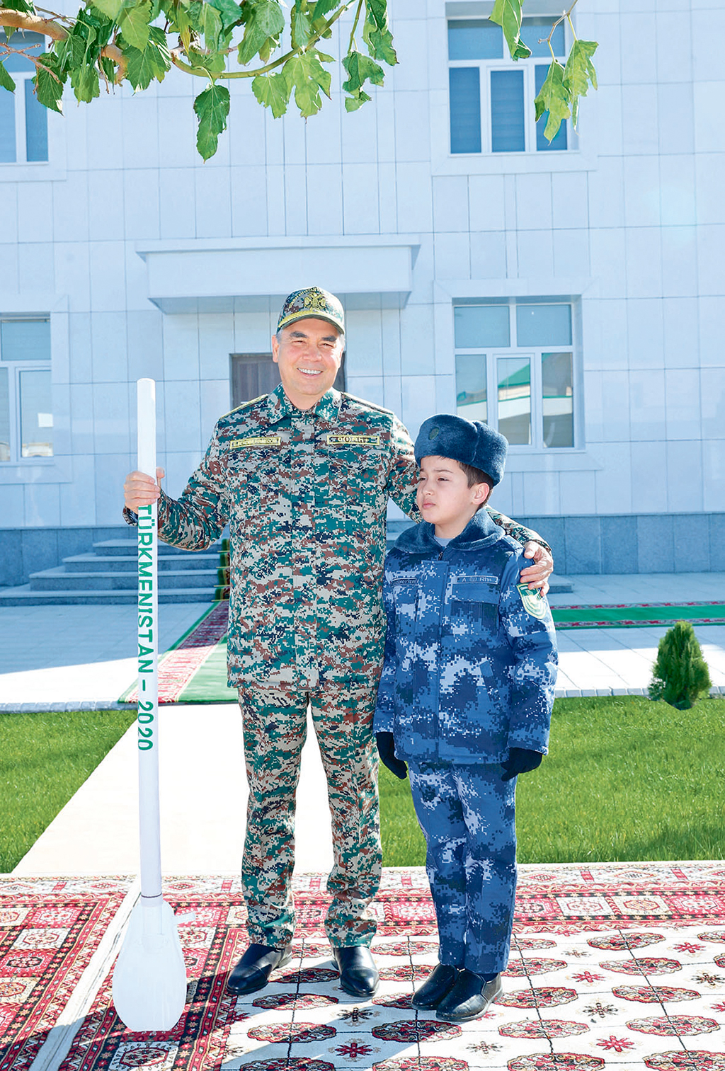 Президент Туркменистана провёл заседание Совета безопасности и открыл ведомственный жилой комплекс