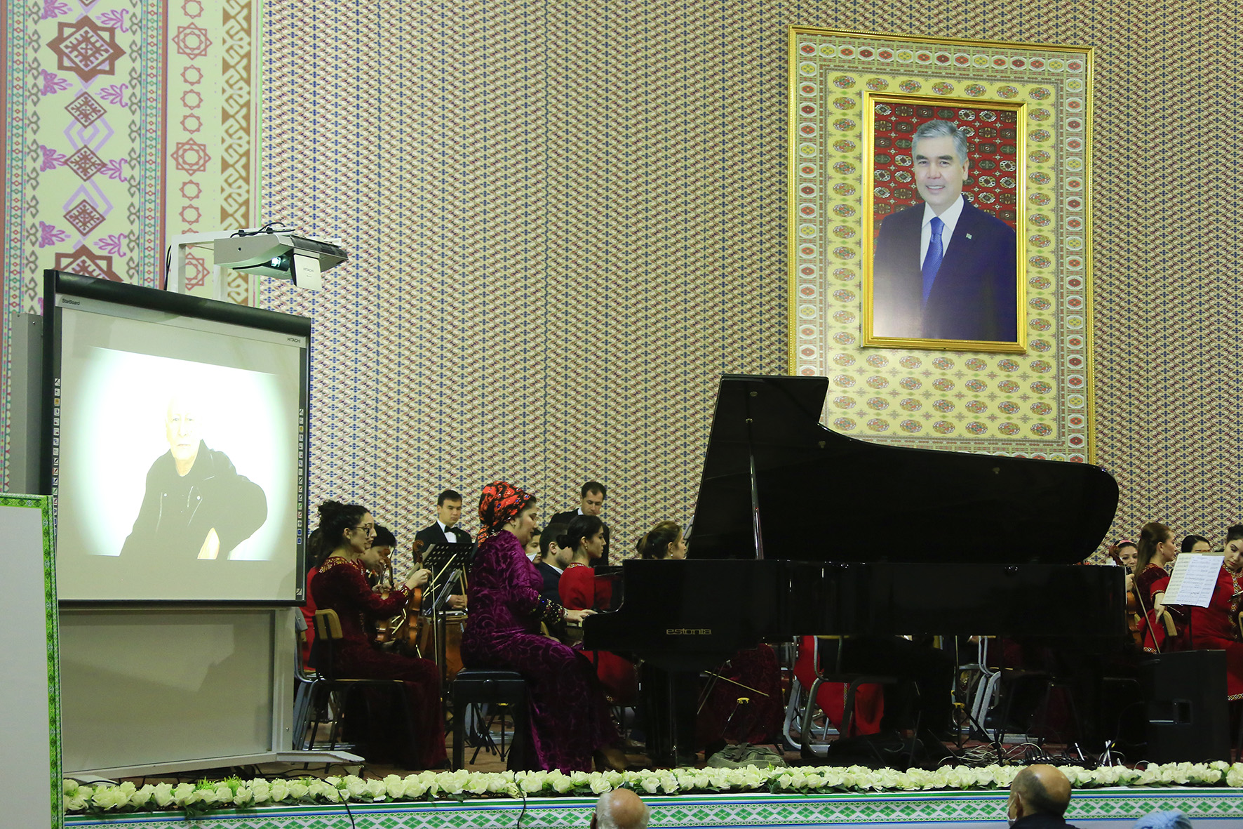 Rejep Rejebow: saz žanrlarynyň ençemesinde işleýän ussat