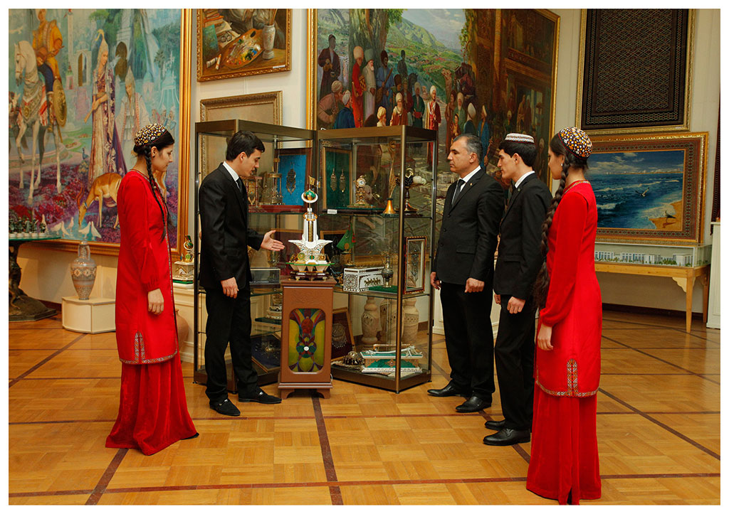 Talapkär atamyň  uzak garaşdyran öwgüsi 